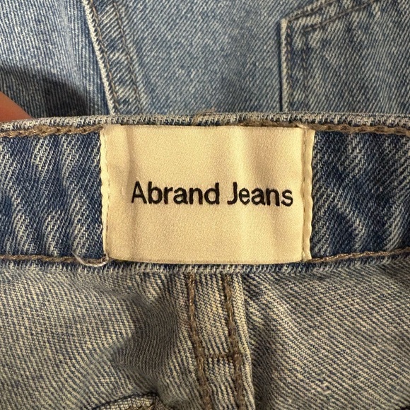 A BRAND HIGH RELAXED SHORT - Picture 7 of 9